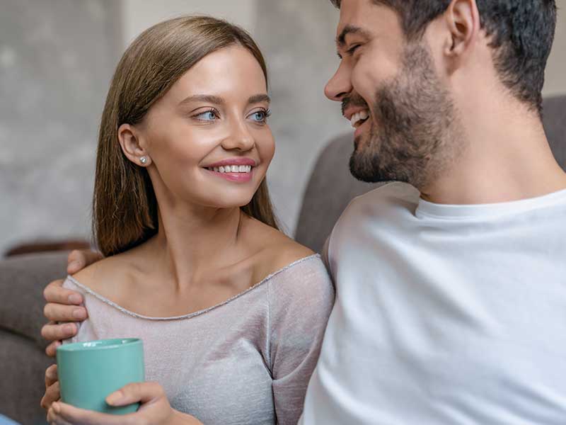 Top 10 Arm Around Shoulder Meanings (With Images)